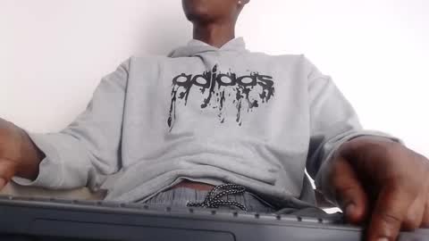 Snapshot of drake_brown_23 chatting on September 2025 04:06:01 AM Drake 23 online show from September 2025 04:06:01 AM