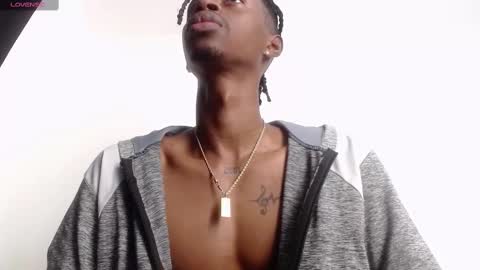 Snapshot of drake_brown_23 chatting on October 2025 06:22:02 AM Drake 23 online show from October 2025 06:22:02 AM