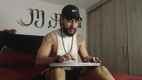 Snapshot of drake_jackson11 chatting on December 2024 06:01:02 PM drake jackson11 online show from December 2024 06:01:02 PM