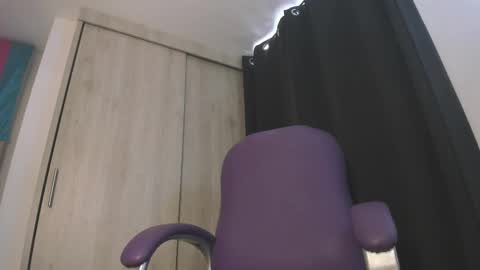 Snapshot of drake_jackson11 chatting on February 2025 09:21:02 PM drake jackson11 online show from February 2025 09:21:02 PM