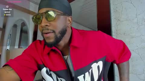 Snapshot of drake_nassir4 chatting on November 2025 02:24:02 PM ---Drake--- online show from November 2025 02:24:02 PM