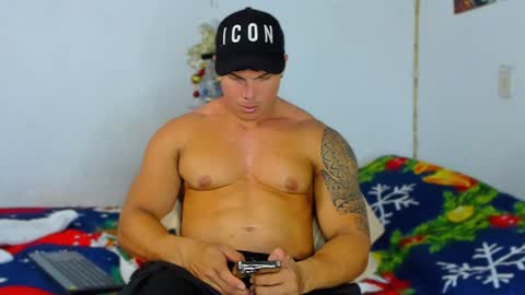 Snapshot of drake_xion1 chatting on December 2024 02:42:02 AM drake_xion1 online show from December 2024 02:42:02 AM