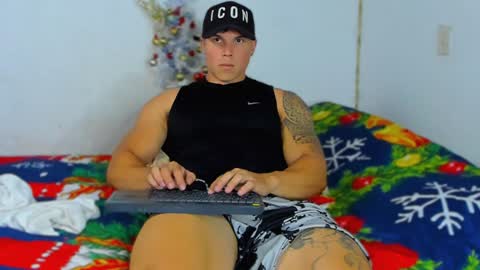 Snapshot of drake_xion1 chatting on December 2024 11:51:02 PM drake_xion1 online show from December 2024 11:51:02 PM