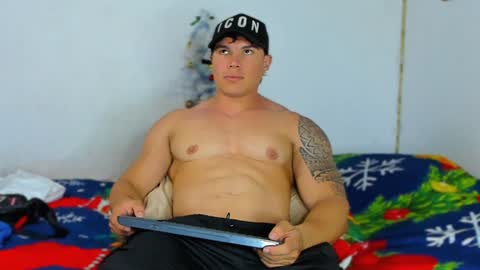 Snapshot of drake_xion1 chatting on December 2024 03:27:02 AM drake_xion1 online show from December 2024 03:27:02 AM