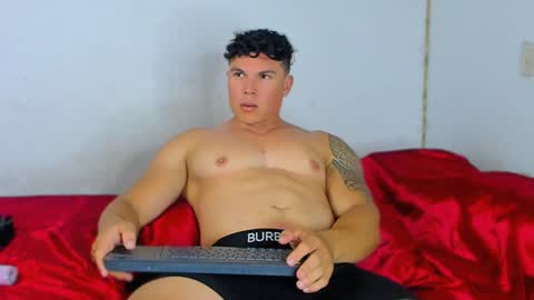 Snapshot of drake_xion1 chatting on January 2025 12:36:02 AM drake_xion1 online show from January 2025 12:36:02 AM