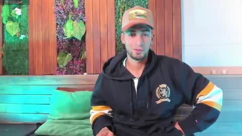Snapshot of drakeneumann chatting on May 2026 03:45:02 AM Drake Neuman online show from May 2026 03:45:02 AM