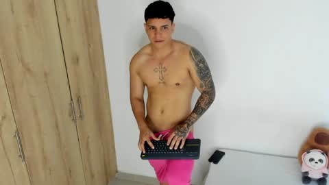 Snapshot of drakesmith02 chatting on April 2026 01:25:02 PM Drake Smith online show from April 2026 01:25:02 PM