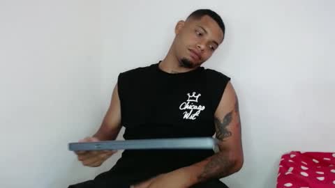 Snapshot of drako_monstercock chatting on January 2025 08:44:01 PM drako_monstercock online show from January 2025 08:44:01 PM