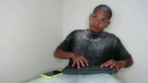 Snapshot of drako_monstercock chatting on January 2025 10:17:02 AM drako_monstercock online show from January 2025 10:17:02 AM