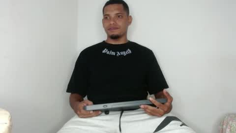 Snapshot of drako_monstercock chatting on February 2025 04:03:01 AM drako_monstercock online show from February 2025 04:03:01 AM