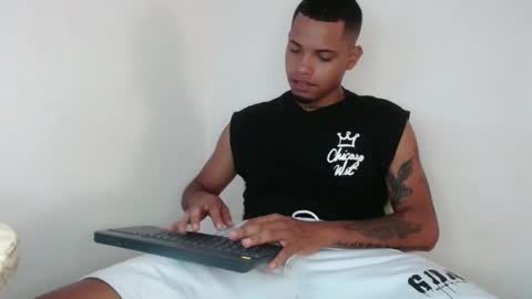 Snapshot of drako_monstercock chatting on February 2025 05:24:02 PM drako_monstercock online show from February 2025 05:24:02 PM