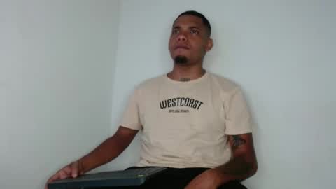 Snapshot of drako_monstercock chatting on February 2025 01:56:01 AM drako_monstercock online show from February 2025 01:56:01 AM