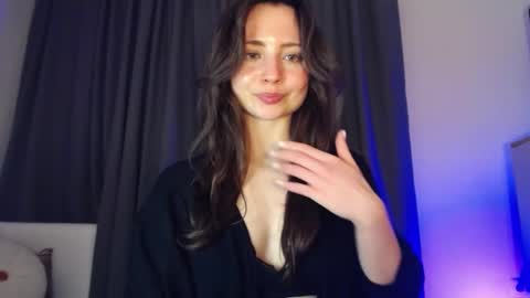 Nicole online show from March 2025 06:23:02 PM