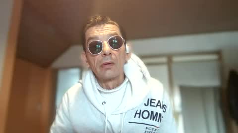 Dreambob online show from November 2025 12:07:01 PM