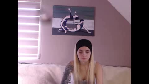 A girl online show from January 2025 07:20:02 AM