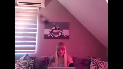 A girl online show from February 2025 08:00:02 AM