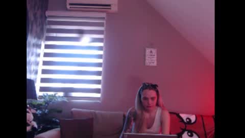 A girl online show from March 2026 08:21:01 AM