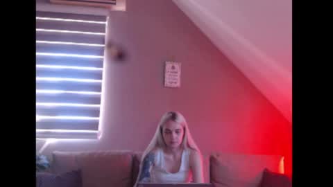 A girl online show from May 2026 07:27:01 AM