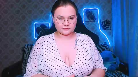 dreamforyoue2 online show from November 2025 08:20:02 PM