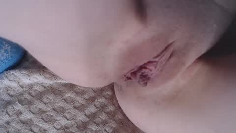 Olivia and Max online show from April 2026 01:57:02 PM