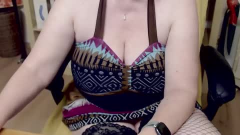 Snapshot of dreammilfi chatting on December 2024 01:23:02 PM dreammilfi online show from December 2024 01:23:02 PM