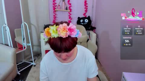 Luna online show from October 2025 08:32:02 PM