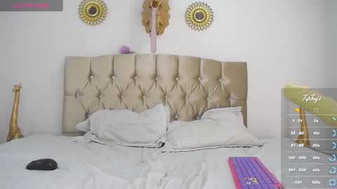 Sophia online show from March 2025 07:34:01 PM