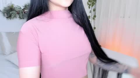 Snapshot of dreamsgirl18 chatting on December 2024 01:18:01 AM Evablonde Abby black hair online show from December 2024 01:18:01 AM