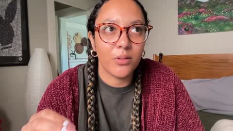 RIRI OR DREAMY online show from January 2025 09:51:01 PM