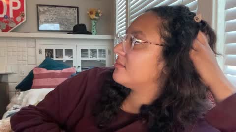 RIRI OR DREAMY online show from January 2025 04:09:01 PM