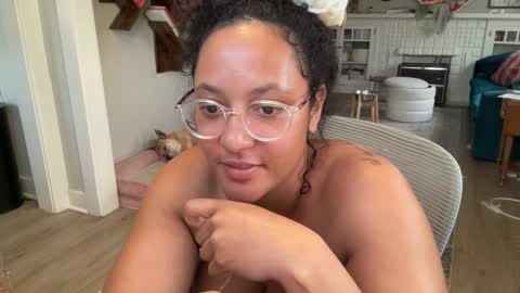 RIRI OR DREAMY online show from February 2025 12:51:01 AM