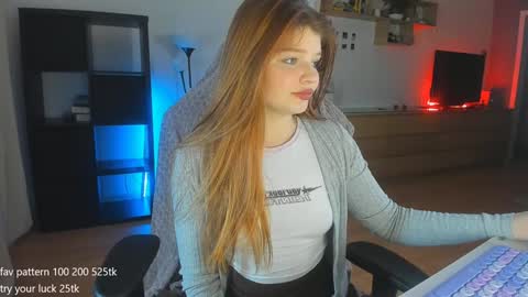 my name is Lia online show from December 2024 07:00:01 PM