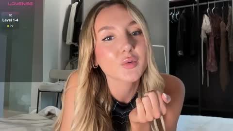 Lilah  online show from May 2026 11:11:01 PM