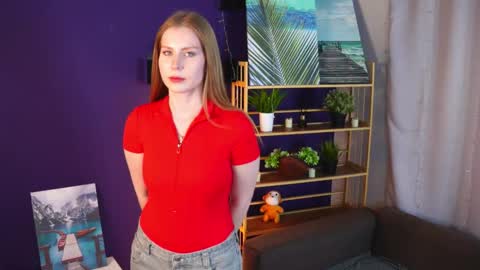 My name is  Luna  online show from February 2026 07:51:01 AM