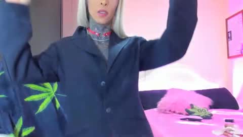 drippyorlove online show from February 2025 11:16:01 PM