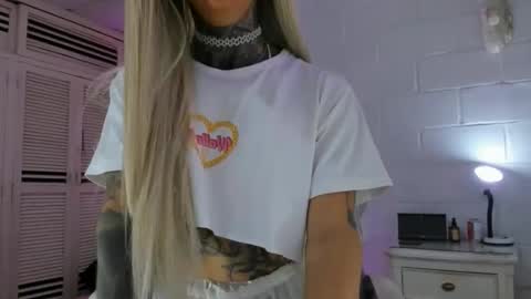 drippyorlove online show from November 2025 01:44:02 PM