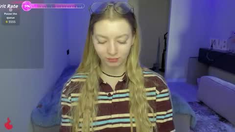 Snapshot of drivecrazy chatting on March 2026 04:18:02 AM Hanna online show from March 2026 04:18:02 AM