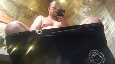 Snapshot of droc1824 chatting on September 2025 06:15:01 AM droc1824 online show from September 2025 06:15:01 AM