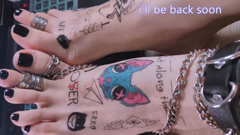 Snapshot of drug_feet chatting on December 2024 08:47:02 PM Mistress Lola Slavic witch online show from December 2024 08:47:02 PM