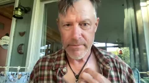 Snapshot of dudeinnh chatting on September 2025 09:48:02 PM Steve online show from September 2025 09:48:02 PM