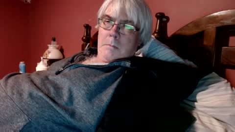 Snapshot of dug38 chatting on January 2025 12:43:01 AM Doug online show from January 2025 12:43:01 AM