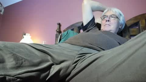 Snapshot of dug38 chatting on September 2025 02:01:02 AM Doug online show from September 2025 02:01:02 AM
