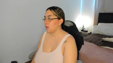 Snapshot of dulce_brithany chatting on May 2026 07:21:01 PM dulce brithany online show from May 2026 07:21:01 PM
