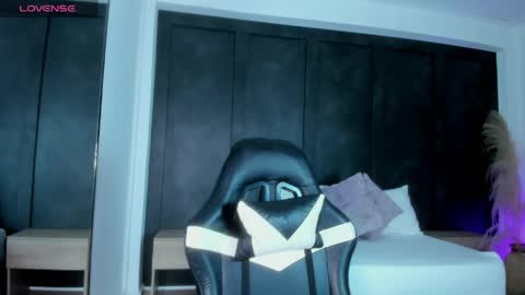 D U L C E online show from April 2026 02:48:01 AM