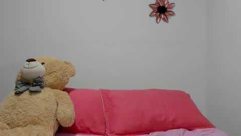 Dulce  online show from December 2024 04:44:02 PM