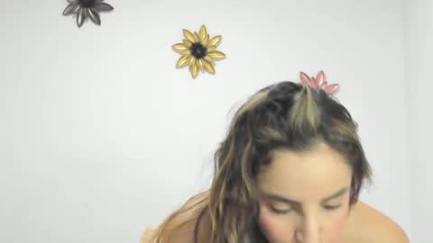 Dulce  online show from December 2024 03:22:01 PM