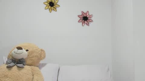 Dulce  online show from December 2024 01:27:02 PM