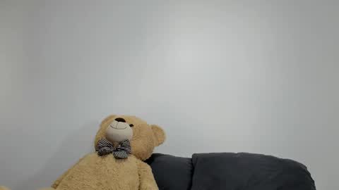 Dulce  online show from February 2025 01:02:01 PM