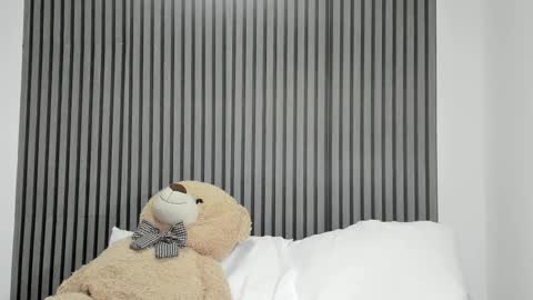 Dulce  online show from October 2025 01:19:01 PM