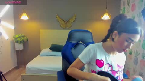 Snapshot of dulce_victoriaa_ chatting on February 2025 11:51:01 AM V I C T O R I A online show from February 2025 11:51:01 AM
